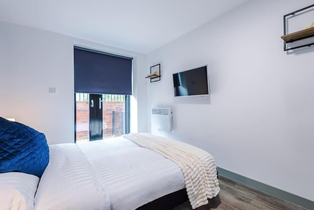 Stunning Duplex In Liverpool, Available For Long Term Liverpool