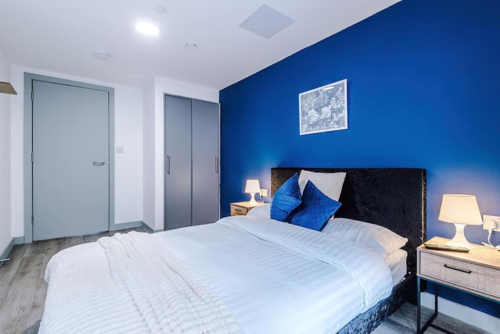 Stunning Duplex In Liverpool, Available For Long Term Apartment Liverpool
