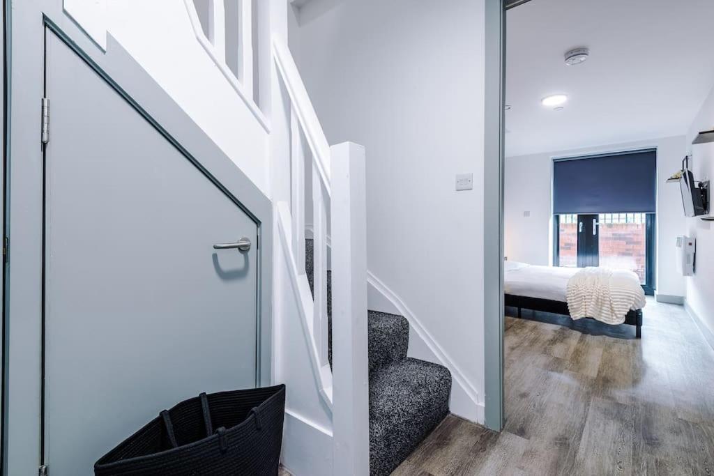 Stunning Duplex In Liverpool, Available For Long Term Apartment